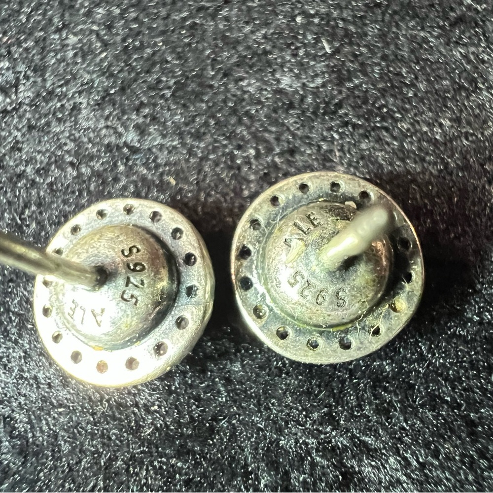 Genuine Pandora Clear Brilliant Legacy Stud Earrings - Picture 3 of 9